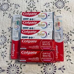 Colgate Toothpaste and Toothbrush Set